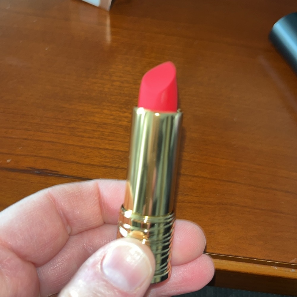💋Lancome L’Absolu Rouge Drama Matte Lipstick Color Attrape Coeur